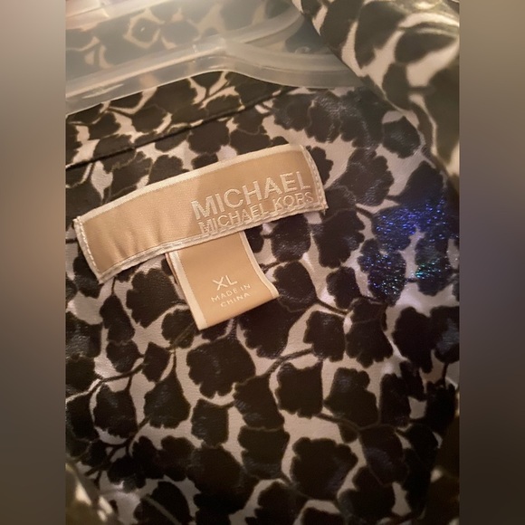 Michael Kors Long Sleeve - Picture 3 of 3